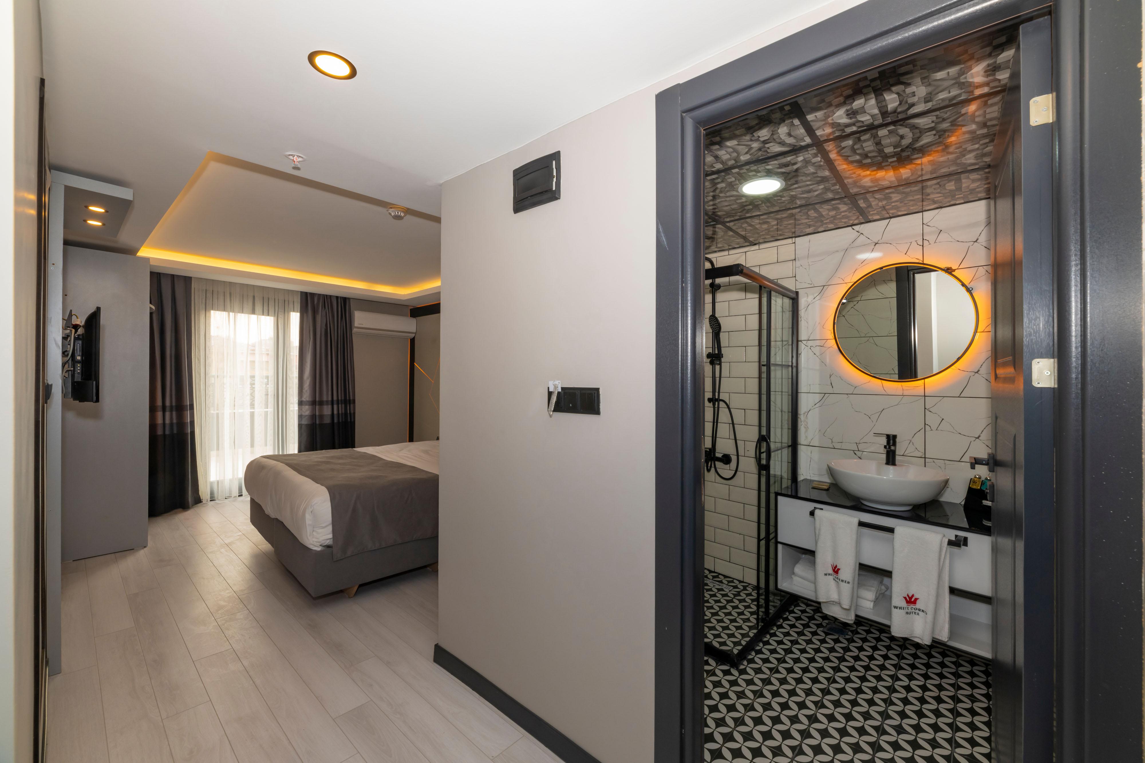 Otel White Corner