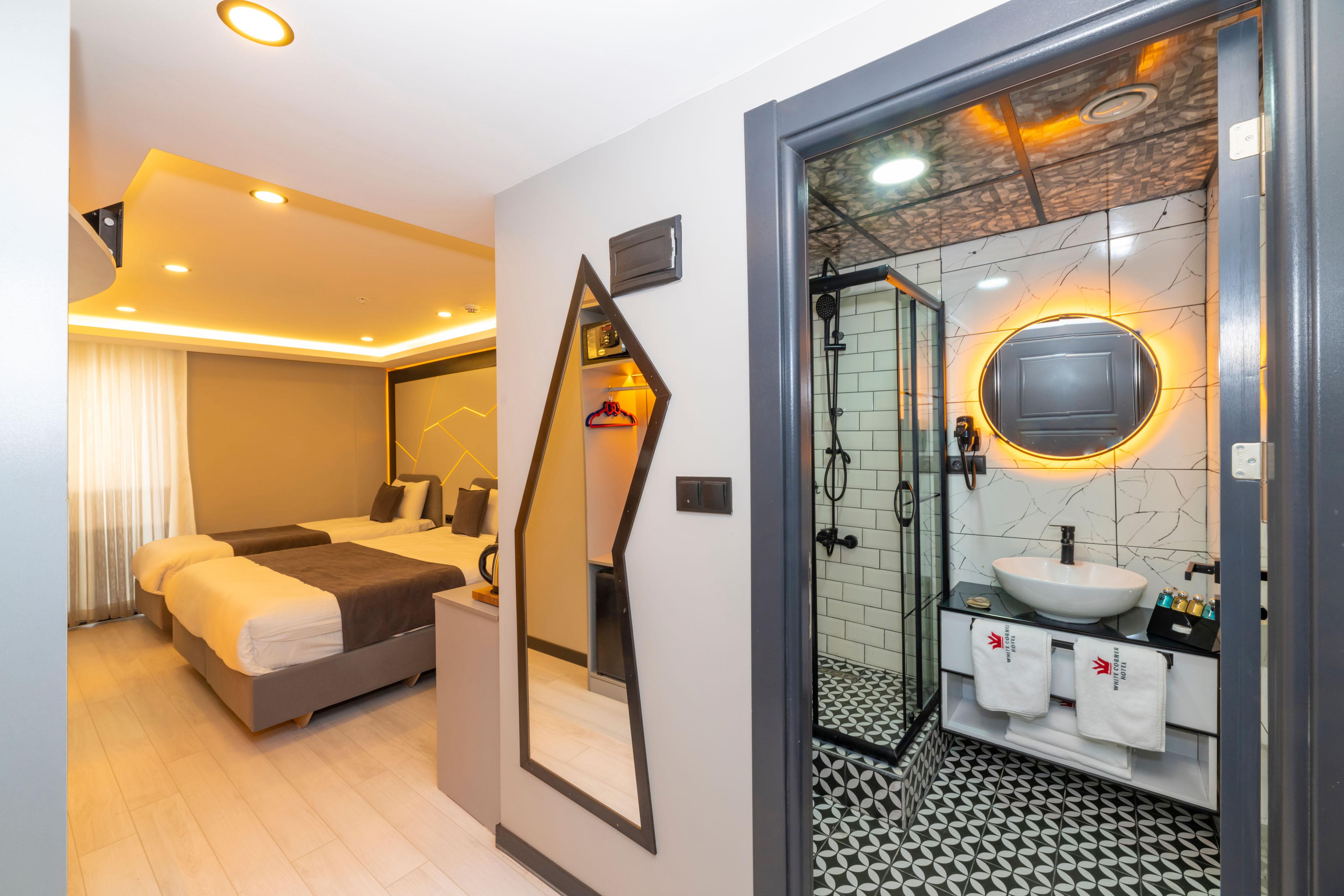Otel White Corner